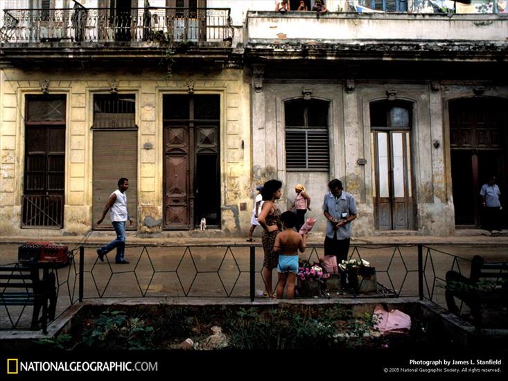 NG09 - Old Havana Street, Havana, Cuba, 1989.jpg