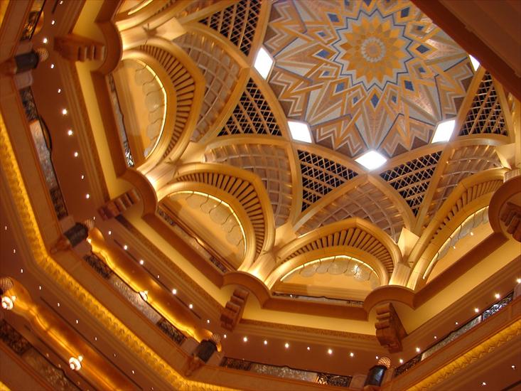 Architektura  islamu - Emirates Palace Hotel in Abu Dhabi - UAE interior.jpg