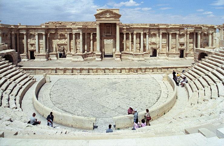 Palmyra - obrazy - 1280px-Palmyra_theater02js. Rzymski teatr w Palmyrze.jpg