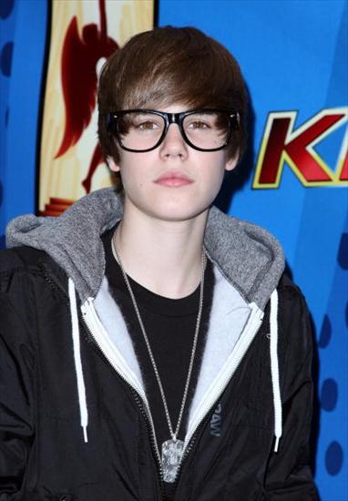 Justin Bieber - KIISFM_Presents_Justin_2bd6.jpg
