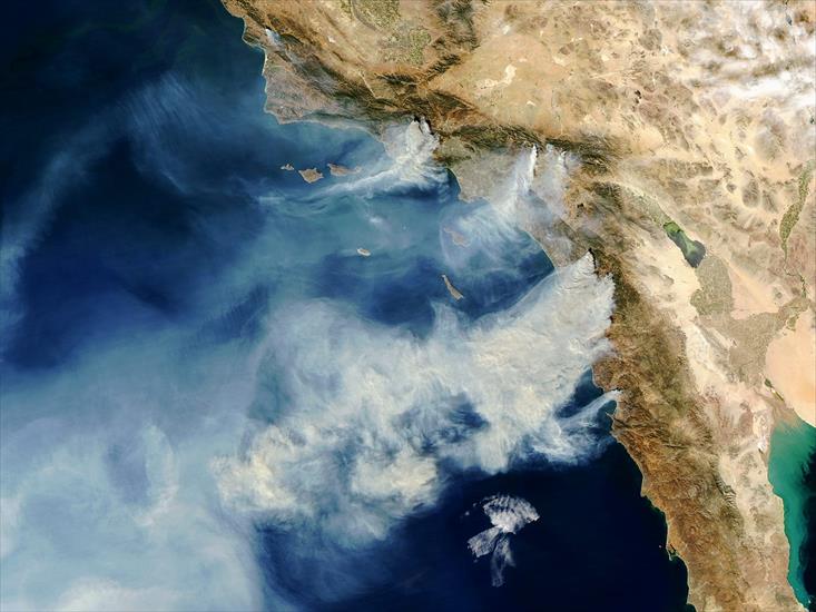 Kosmos - Southern California Wildfires, October 27, 2003.jpg