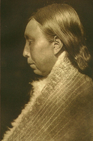 Edward S.Curtis-zdjęcia - Tlahleelis - Koprino.jpg