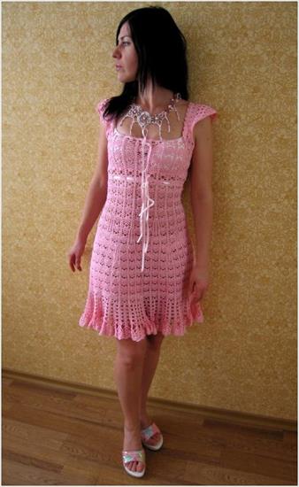 sukienki,tuniki - różowa sukienka na szydełku.jpg