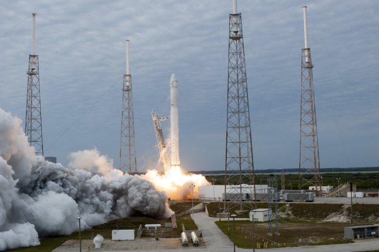 Nasa - SpaceX-2 Mission Launch.jpg