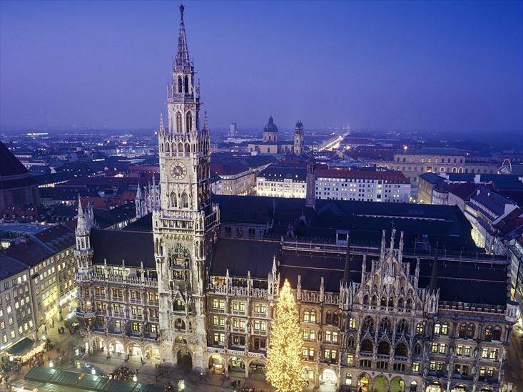 EUROPA - Image_0291.Munich.New_Town_Hall.jpg