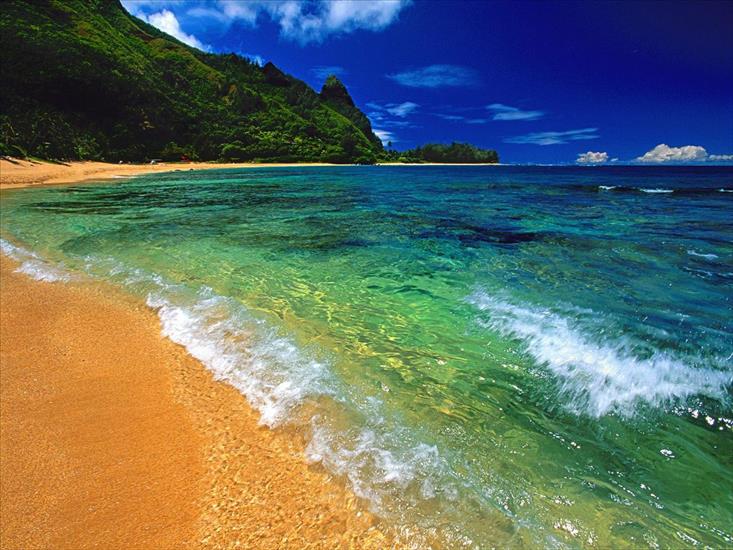 Hawaje - Tunnels Beach, Kauai, Hawaii.jpg