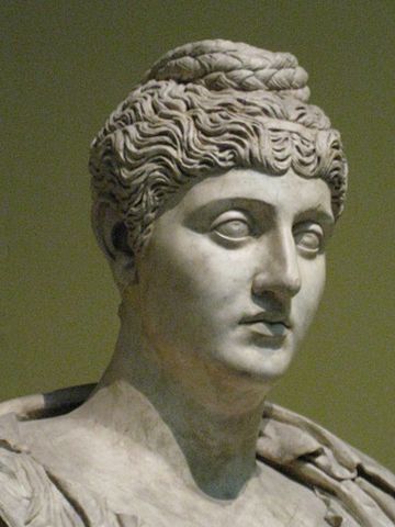 Kobiety w staroży... - 360px-Faustina02_pushkin.jpg 7-1. Faustyna Starsza żona  cesarza Antoninusa Piusa.jpg