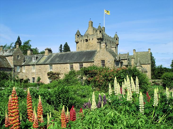 świat wg motylka - Cawdor Castle, Highland, Scotland.jpg