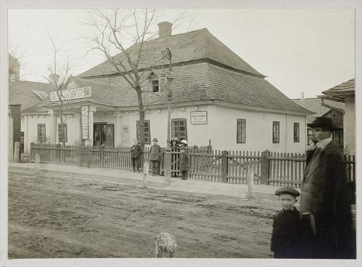 Galicja - DROHOBYCZ Skład obuwia Furowicz 1912-20.jpg