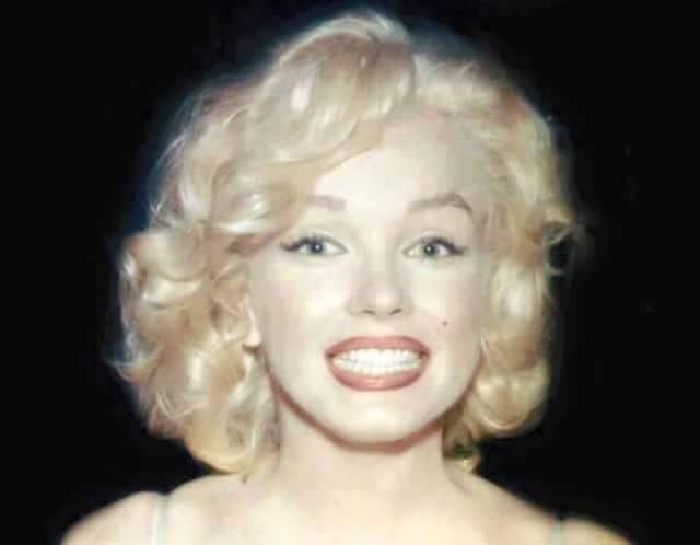   Marilyn Monroe   - 12728955_189717594728292_3550271230358172031_n.jpg
