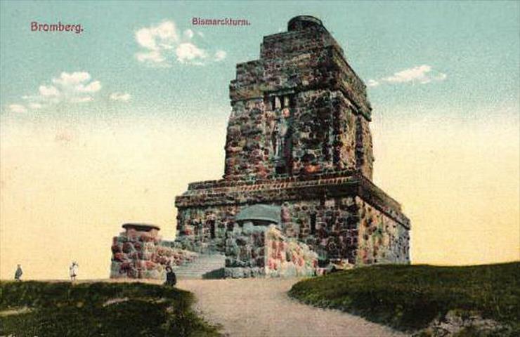 - 1 - Bydgoszcz,Wieża Bismarcka-zbudowana w 1913 r.zburzona w 1...ark i cmentarz Bochaterów Bydgoszczy na Wzgórzu Wolności.jpg