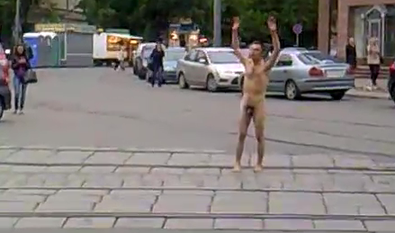 Naturystycznie i publicznie1 - nakedstreet3.png